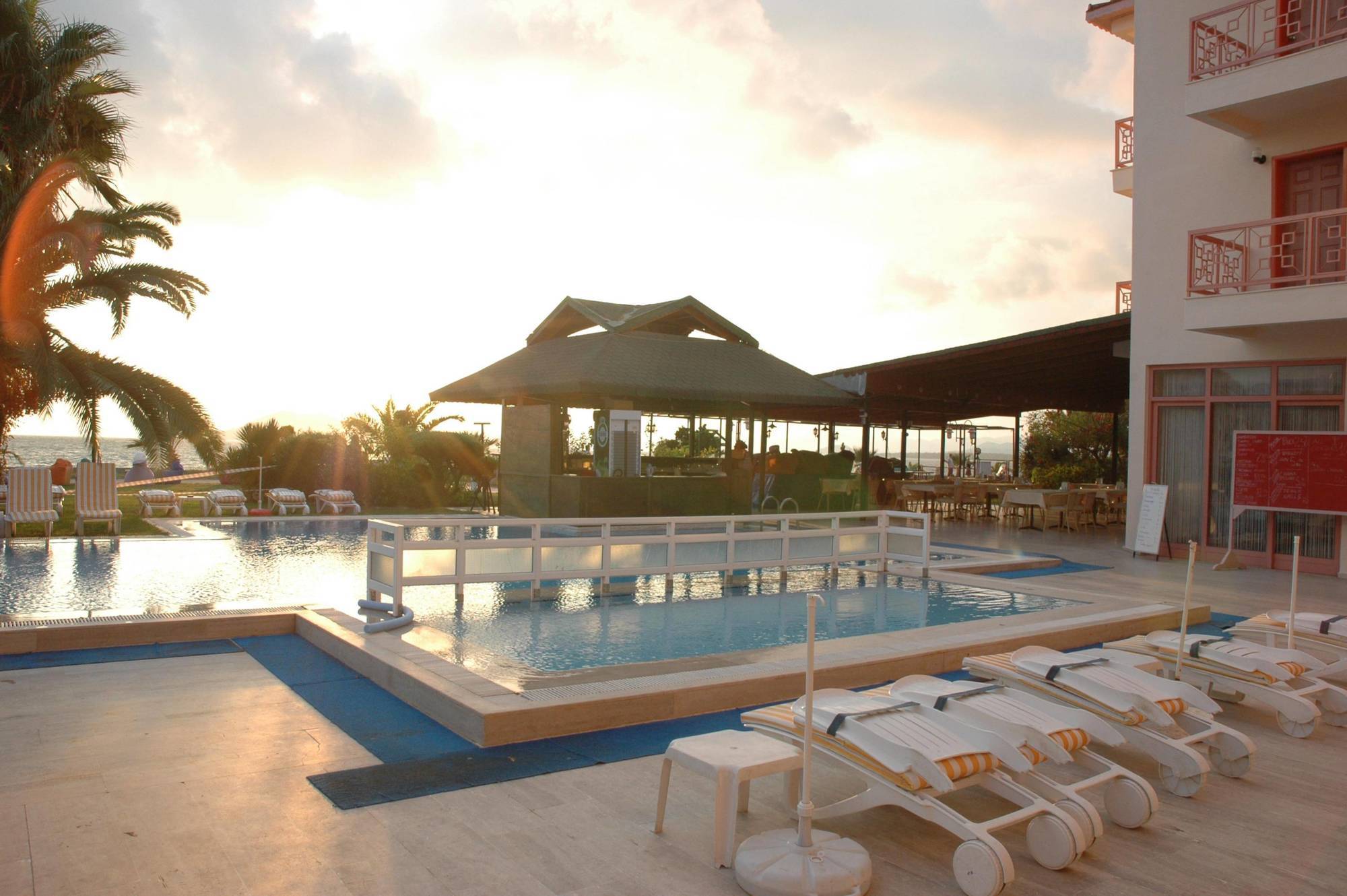 Otel Ceren 2*